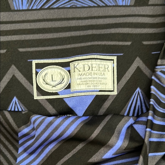 K-DEER Kids Leggings - Black and Blue Geometric - Picture 2 of 3